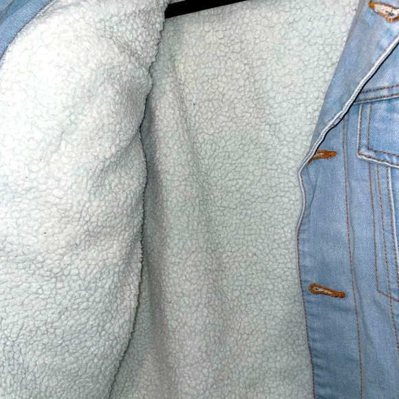 Brooklyn Cloth Jean Jacket w/ fluffy inside - Picture 5 of 6